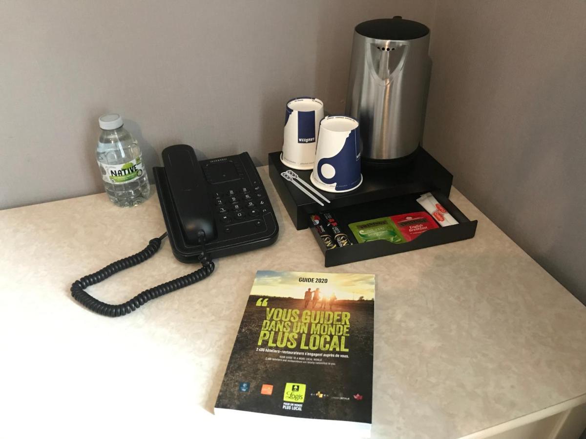 Logis Hotel Saint-Joseph Sancoins エクステリア 写真