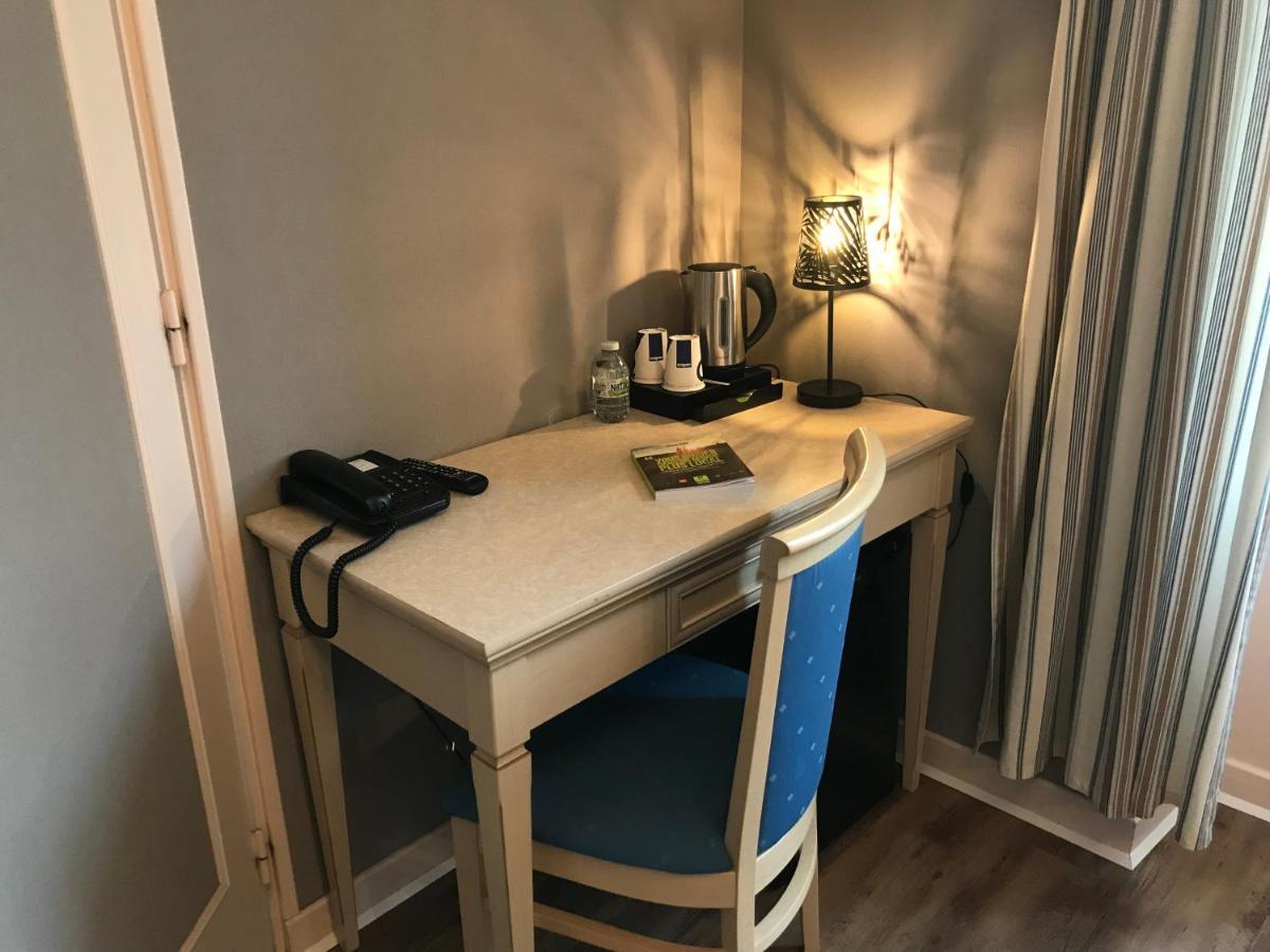 Logis Hotel Saint-Joseph Sancoins エクステリア 写真