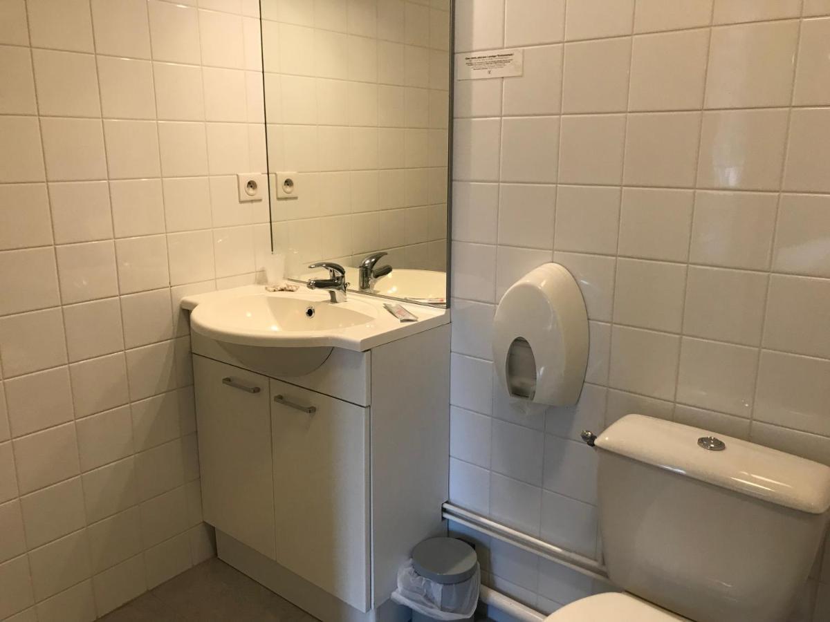 Logis Hotel Saint-Joseph Sancoins エクステリア 写真